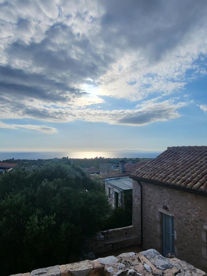 Balcony&Tower Appartement Areopoli Buitenkant foto